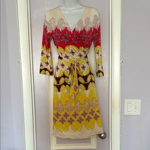 Diane Von Furstenberg NWOT wrap dress size 8